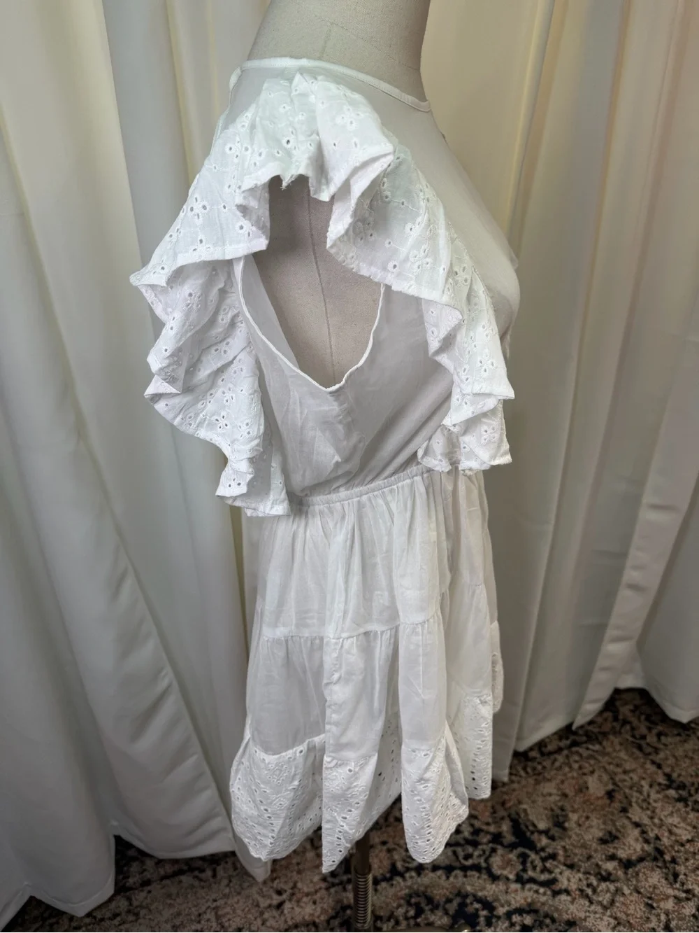 NWT Aqua Swim ‘Eyelet Flutter Swim Coverup Mini Dress’ in White Size Medium